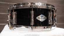 Load image into Gallery viewer, Yamaha Beech Custom 14&quot; x 5.5&quot; Snare Drum - Gloss Black Lacquer
