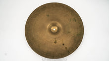 Load image into Gallery viewer, Vintage 1960s Avedis Zildjian 16&quot; Crash Cymbal - 914 Grams
