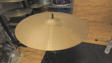 Load and play video in Gallery viewer, Vintage Paiste 2002 18&quot; Ride Cymbal - 1656 Grams
