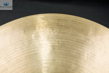 Load image into Gallery viewer, *SOLD* Vintage Zildjian K Istanbul 18&quot; Crash/Ride | 1,638 Grams
